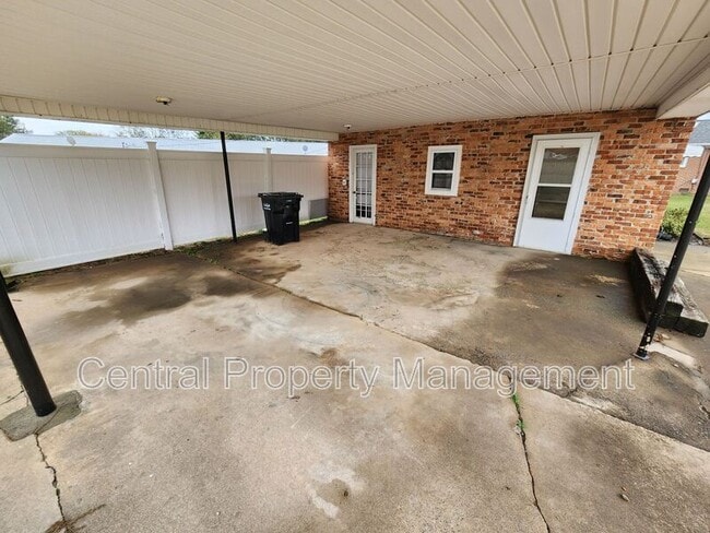 Photo - 904 E Georgia Rd