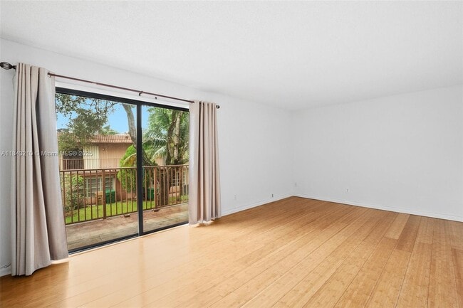 Photo - 50 Matador Ln Townhome