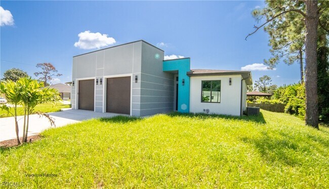 Photo - 2401-2403 Matena Ave S