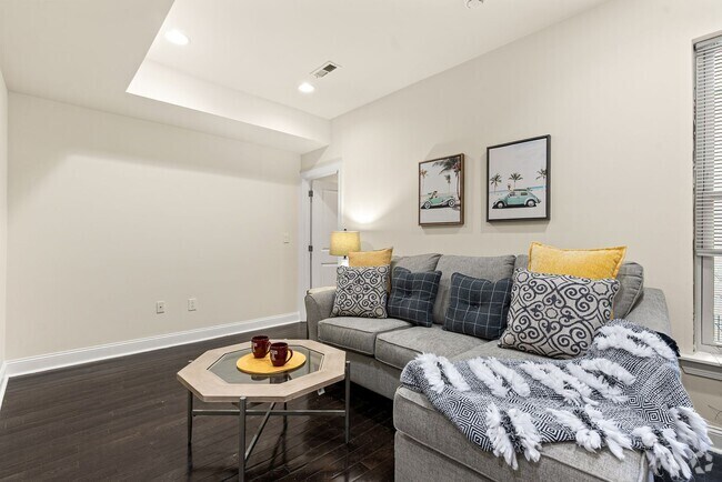 Building Photo - 1802 N 16th St Unit B Rental