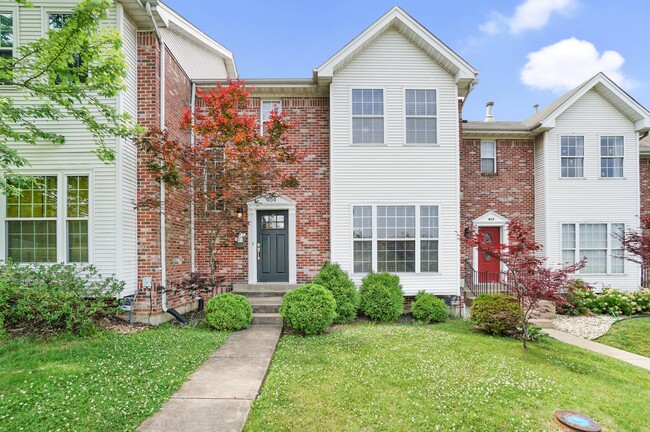 Photo - 909 N Hanley Rd