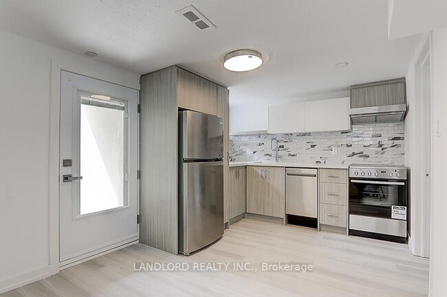 Building Photo - 56 Bicknell Ave Unit Lower