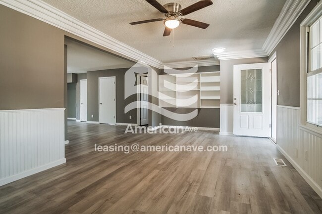 Photo - 504 N Dogwood St