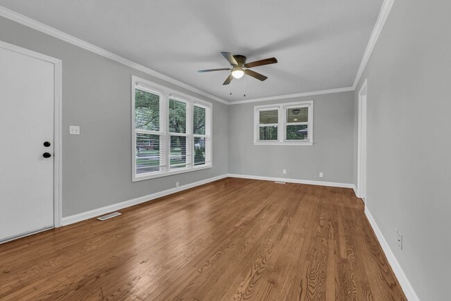 Photo - 143 N Meadow Dr