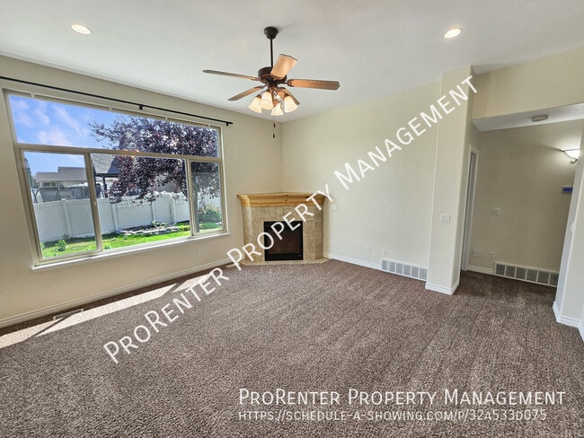 Photo - 1911 1485 W