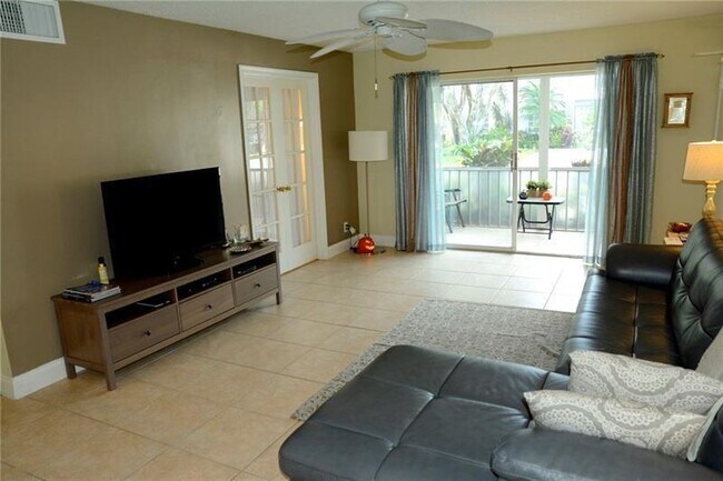 Photo - 6499 Bay Club Dr Unit 2