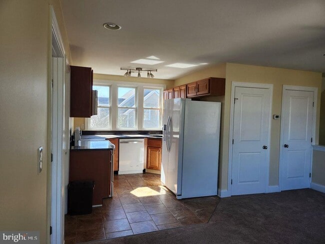Photo - 121 Parks Rd