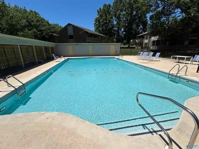 Photo - 4947-4947 7 Pine Cir
