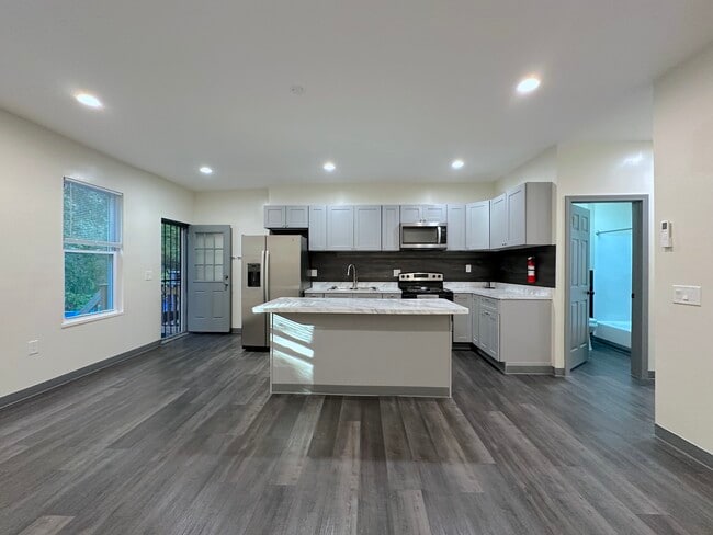 Photo - 405 Liberty St