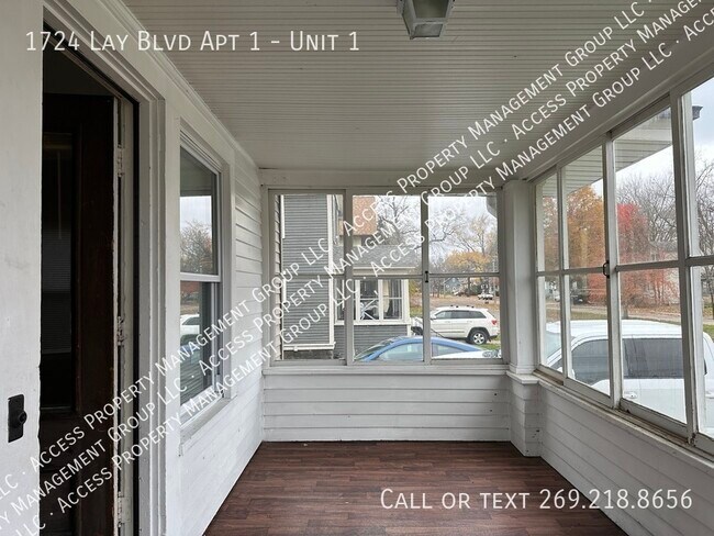Building Photo - 1724 Lay Blvd Unit 1