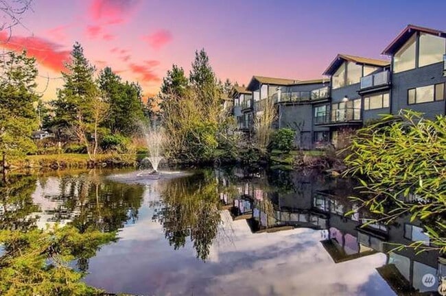 Building Photo - Beautiful 2 bed, 1 bath Shoreline Condo, $2000/mo. Unit 203