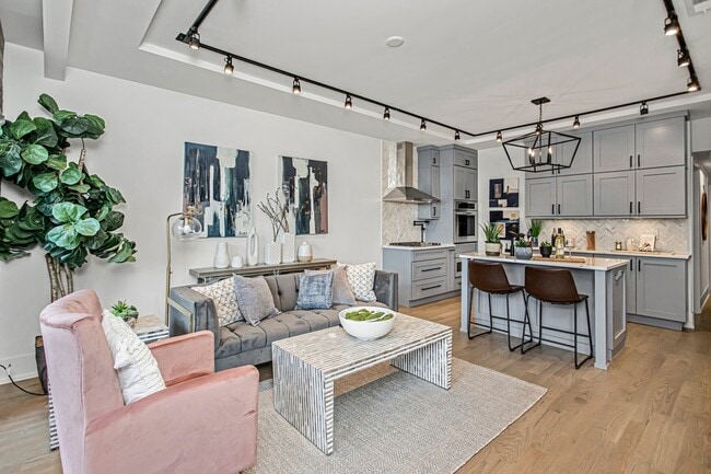 Photo - 6526 S Ingleside Ave