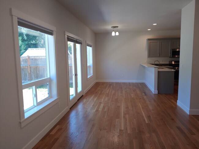 Photo - 1803 E Watkins Rd