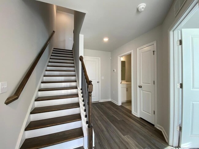 Photo - 702 Gimari Dr