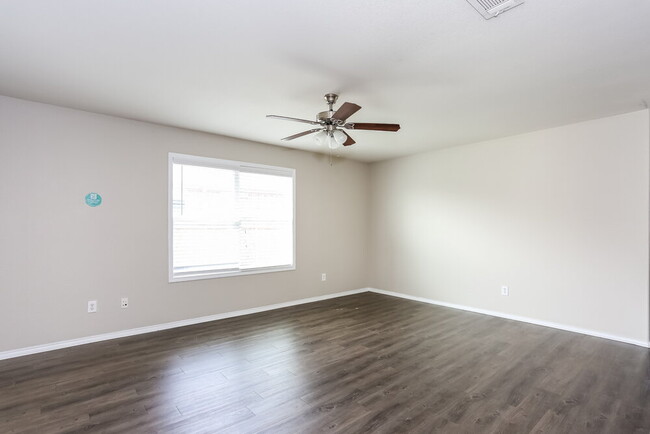 Photo - 2040 Shawnee Trail