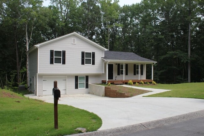 Photo - 183 Lakeview Terrace House