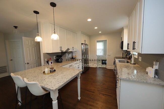 Photo - 411 N Maple St