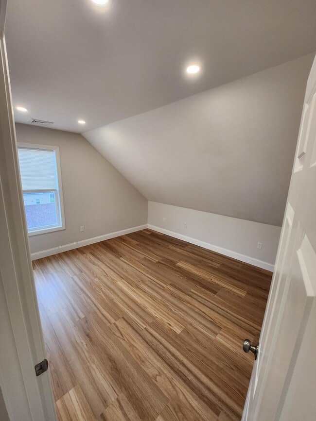 Photo - 48 Riverdale St Unit 3