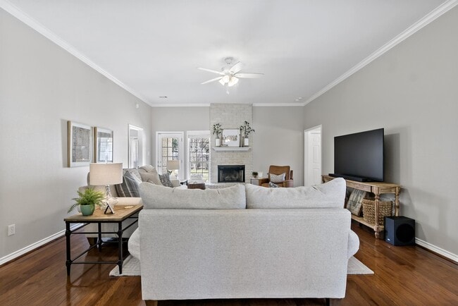 Photo - 1317 Baywood Ln