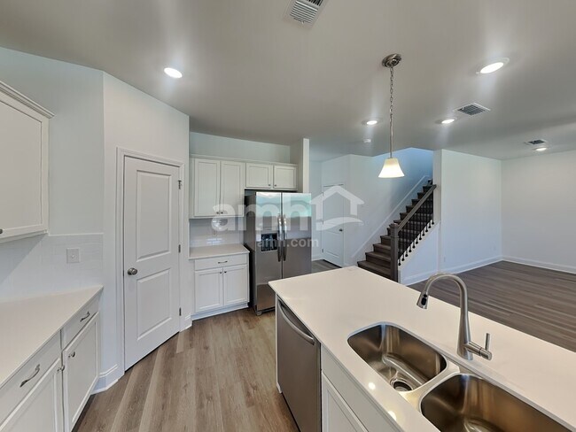204 Argea Dr