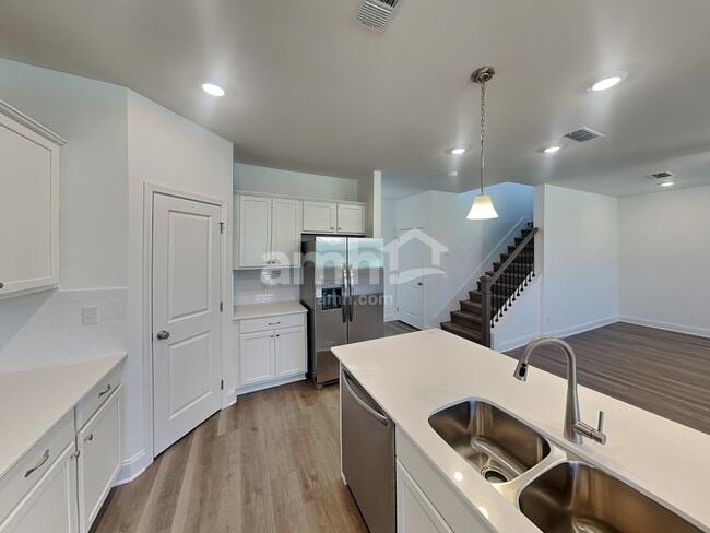 Photo - 204 Argea Dr