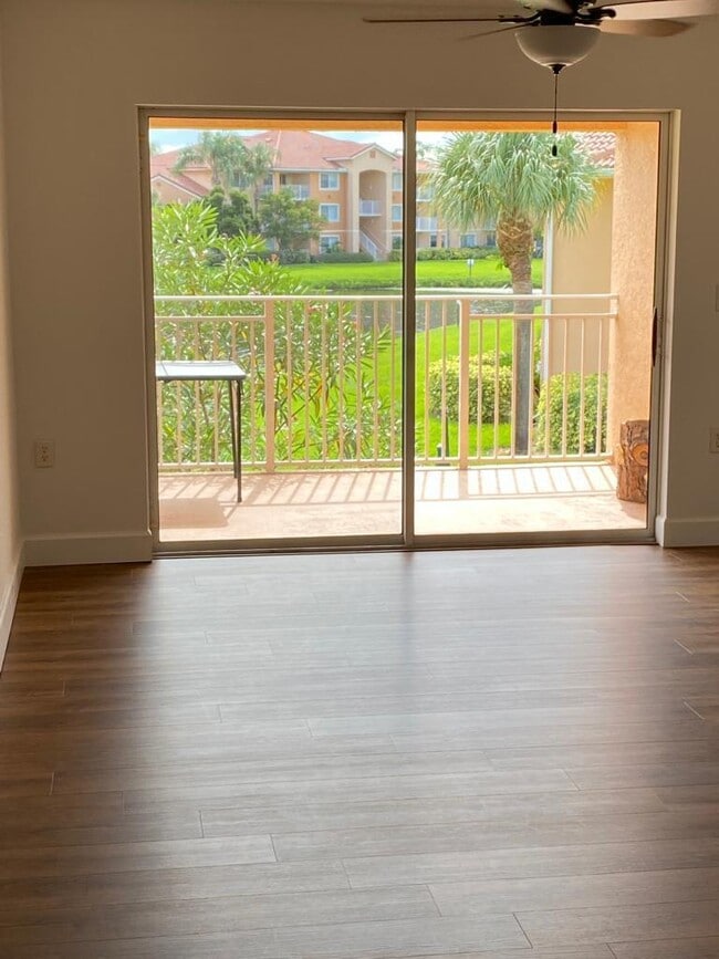 Photo - 281 SW Palm Dr Unit 208