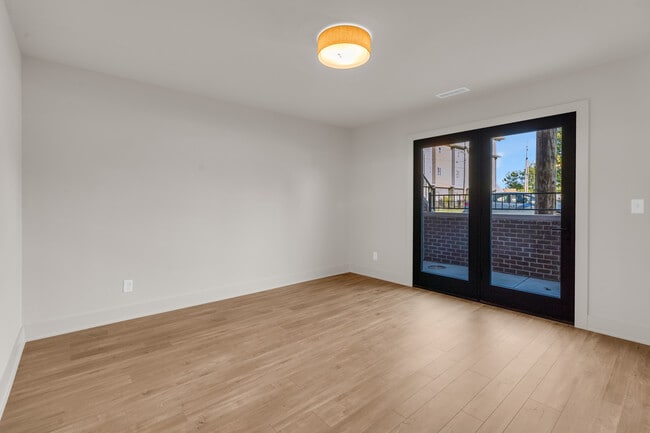 first floor bed/office patio - 673 E 16th St