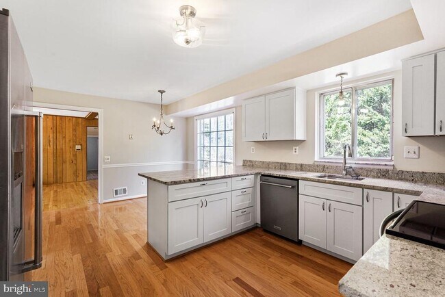 Photo - 3725 Templeton Pl