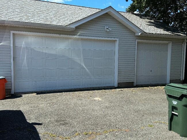 Photo - 12 Easterbrooks Ave Unidad 2