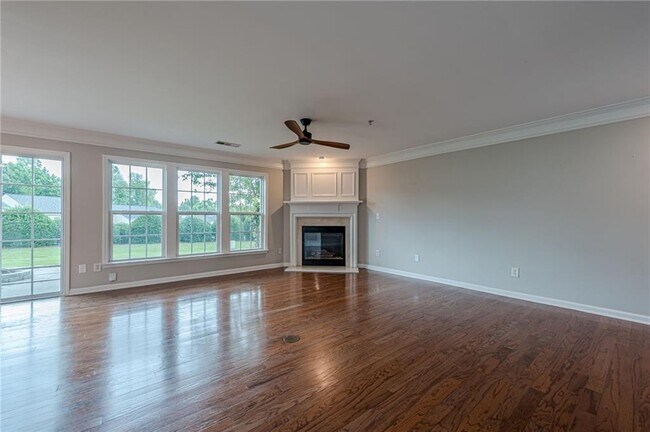 Photo - 300 Balaban Cir