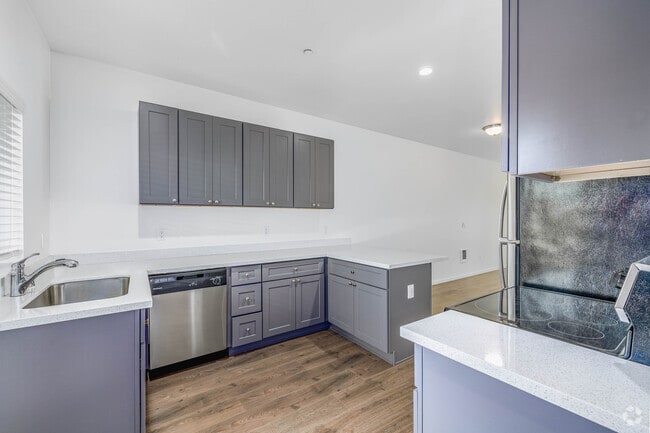 2BR, 2.5BA - 1,151SF - Kitchen