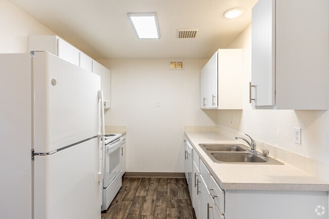 1BR, 1BA - 722SF