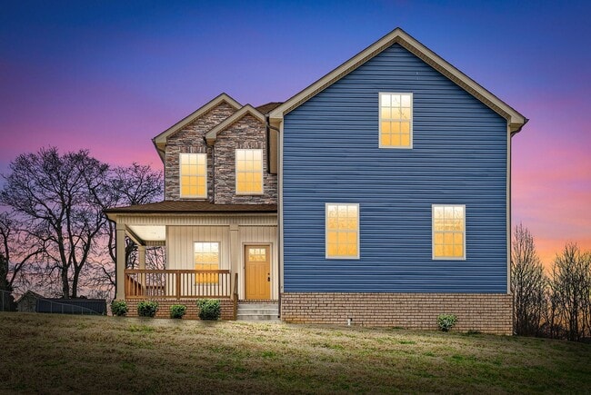 Building Photo - Pet Friendly Four Bedroom!