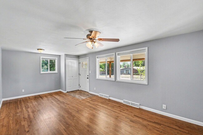 Photo - Updated 5 Bed House w/ Central AC & Fenced Backyard