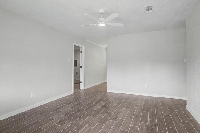 Photo - 108 Phylis Dr