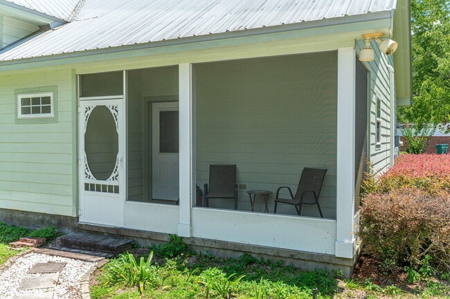 Photo - 322 Crescent Dr