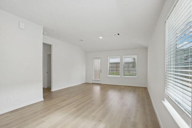 Photo - 18726 Timber Gln Dr