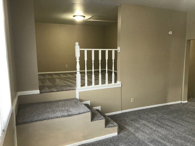 Photo - 812 E 7th St Unit A