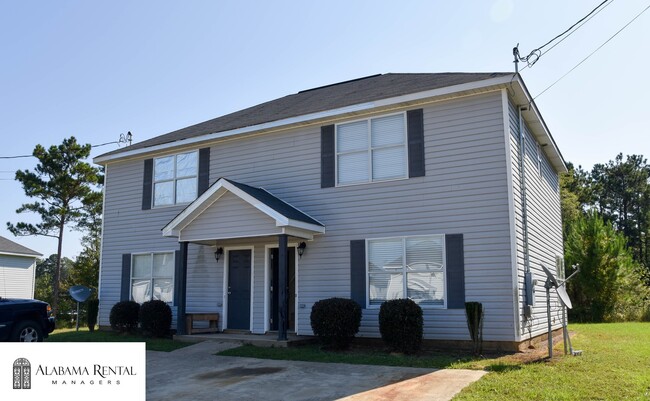 Building Photo - 11424-26 Oak Arbor Way Unit 11424 A OAW