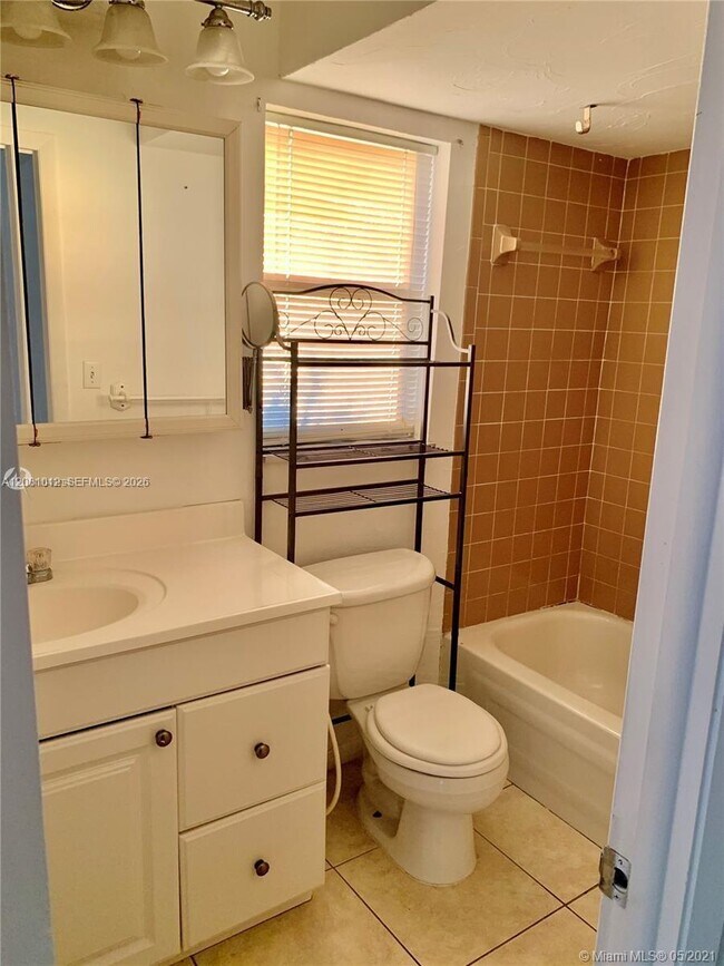 8220 Sunrise Lakes Blvd Unit 307
