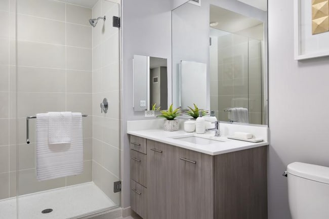 Photo - 24 W Randolph St