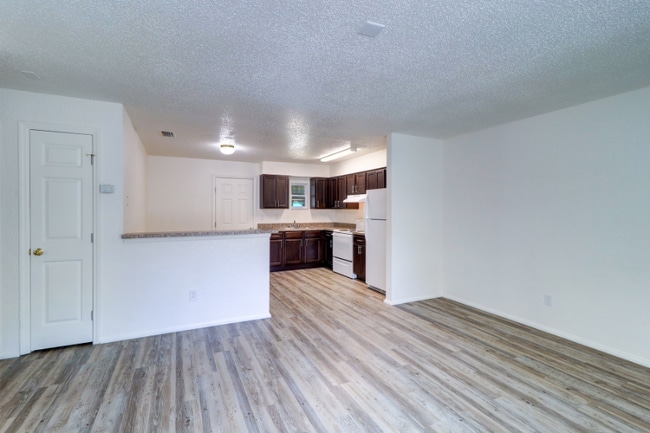 Photo - 5345 Laurel Pl Unidad 15114B