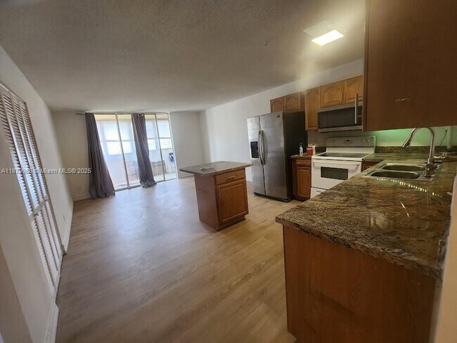 Photo - 406 NW 68th Ave Unidad 525