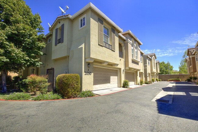 Photo - 2050 Sierra View Cir Townhome