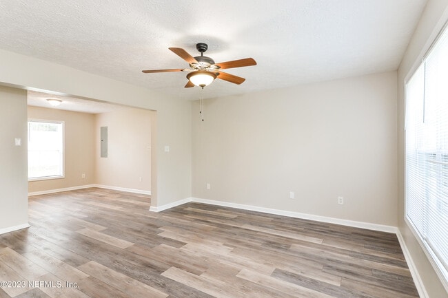 Photo - 12290 Versailles St