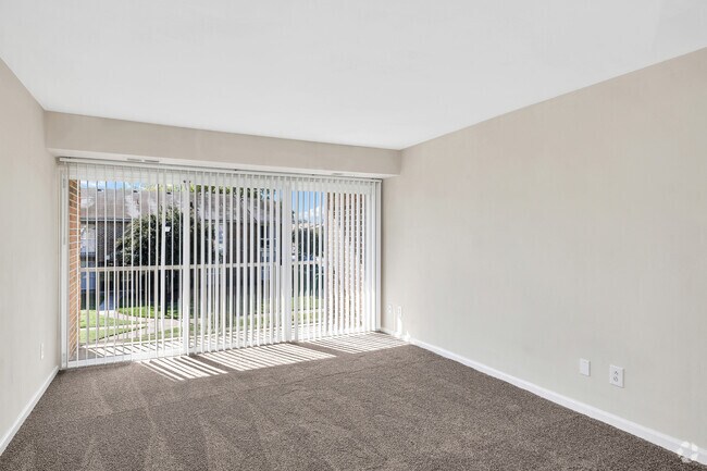 1BR, 1BA - 1,000SF - The Maury - Living Room