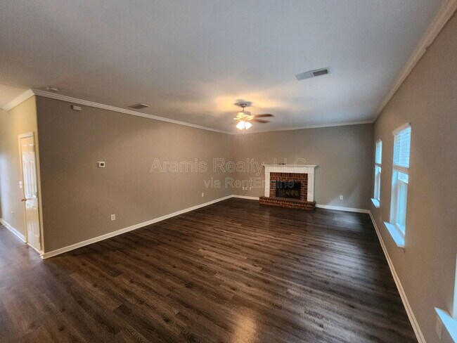 Photo - 255 Fieldcrest Dr