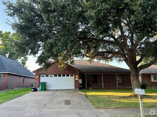 Building Photo - 825 Manor Dr Rental