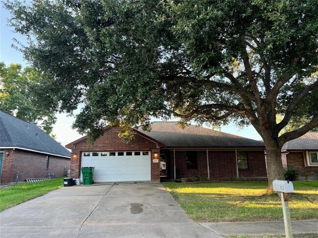 Photo - 825 Manor Dr House
