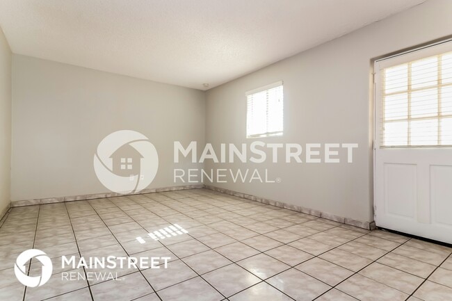 Photo - 6211 W Indianola Ave